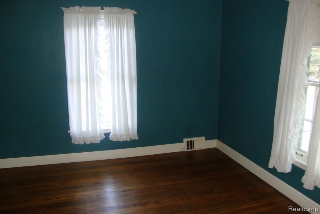 518 Washington Road Grosse Pointe, MI 48230 - Photo 9 of 14 DSC01992.jpg