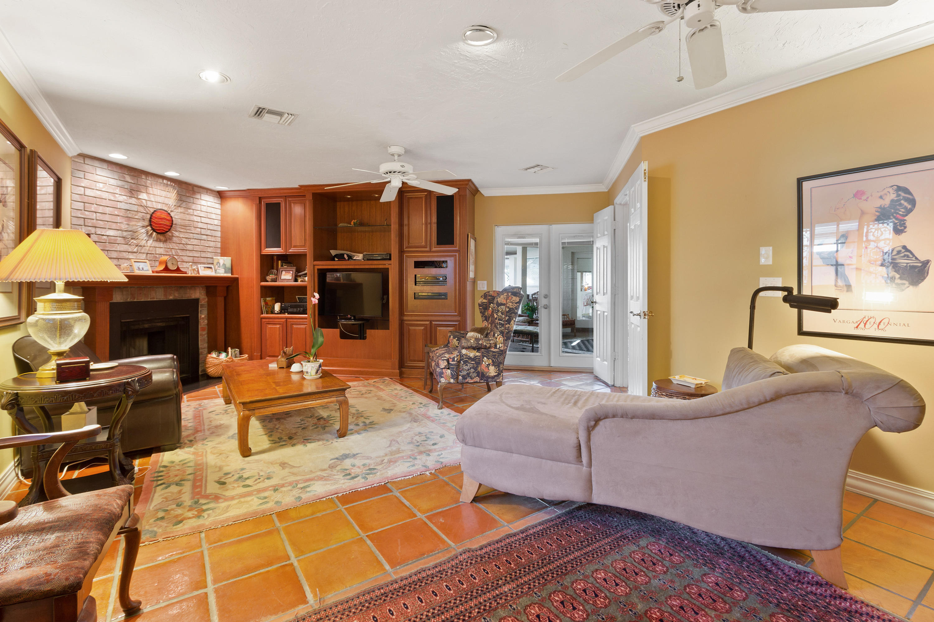 6570 Timber Lane Boca Raton, FL 33433 - Photo 9 of 34 Fireplace in Suite #1