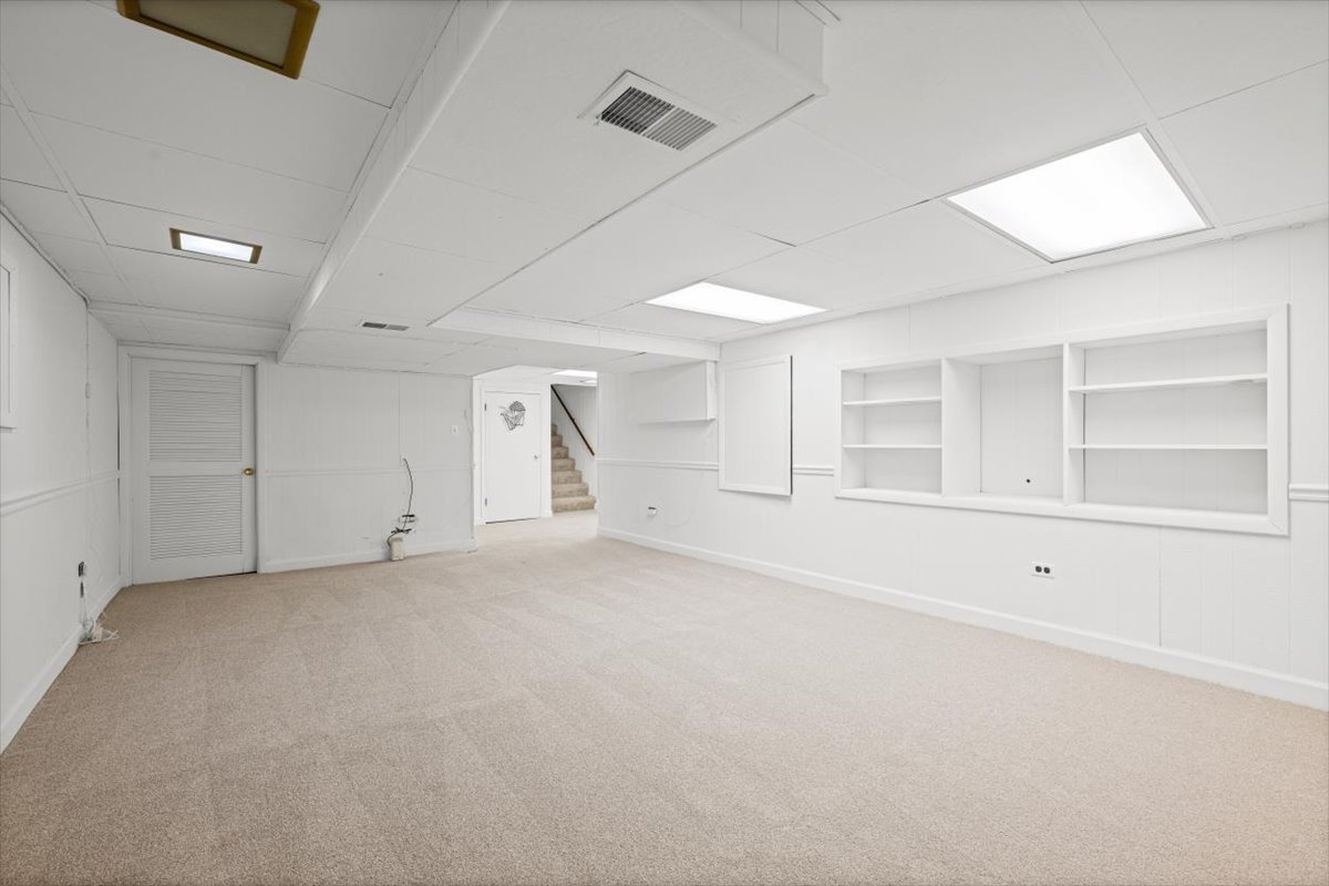 815 Barberry Road Highland Park, IL 60035 - Photo 26 of 36 Gallery Image 26