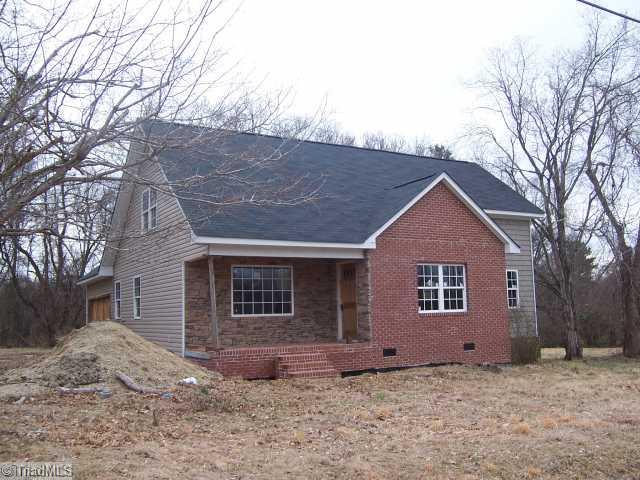 2008 Hickswood Road High Point, NC 27265 - Photo 2 of 3 Exterior Front.