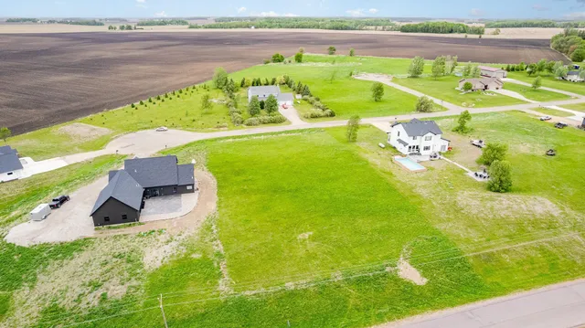 $69,000 | 19329 Lake Volney Circle, Le Center, MN 56057