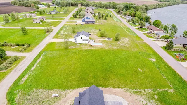 $69,000 | 19329 Lake Volney Circle, Le Center, MN 56057