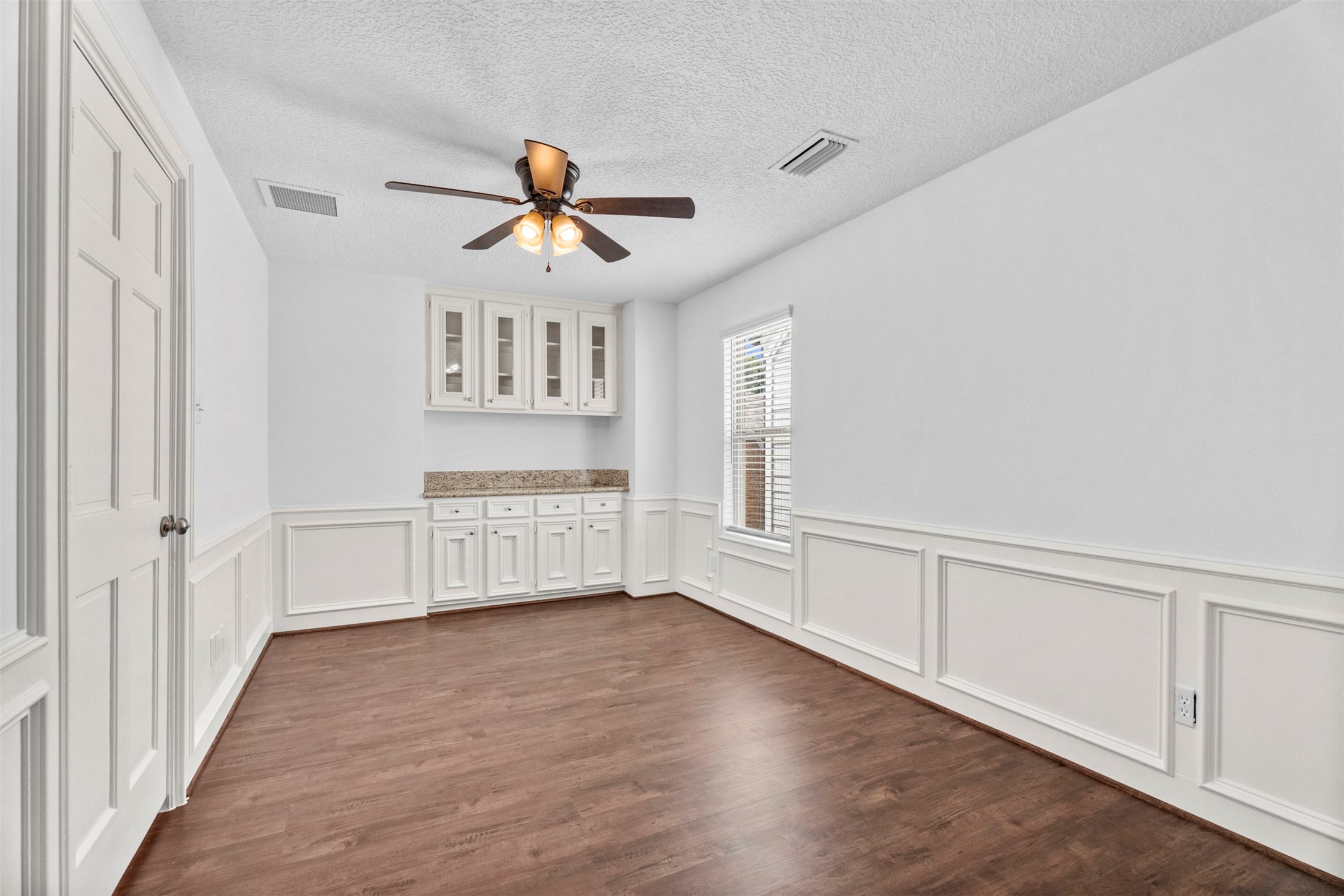 7635 Ameswood Road Houston, TX 77095 - Photo 23 of 39 Huge bedroom #2 with built ins.