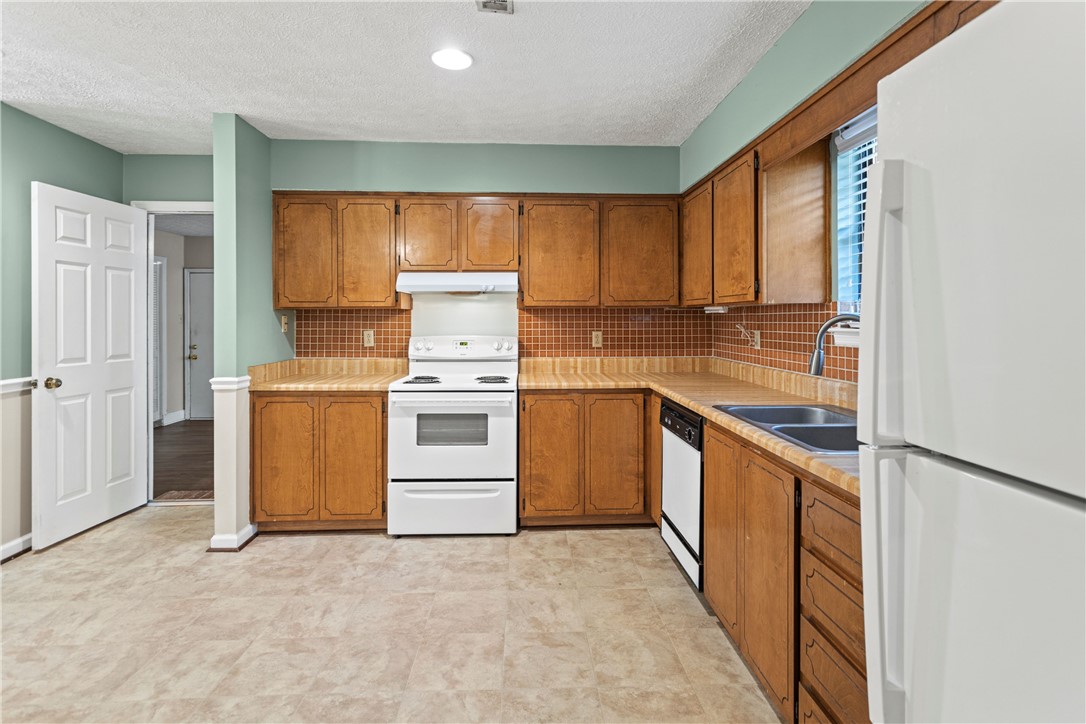 616 Sandy Run Drive Hinesville, GA 31313 - Photo 3 of 28