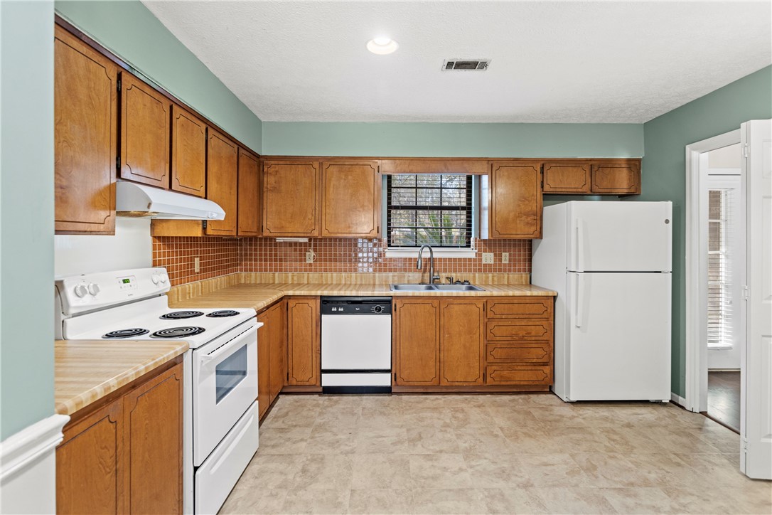 616 Sandy Run Drive Hinesville, GA 31313 - Photo 4 of 28