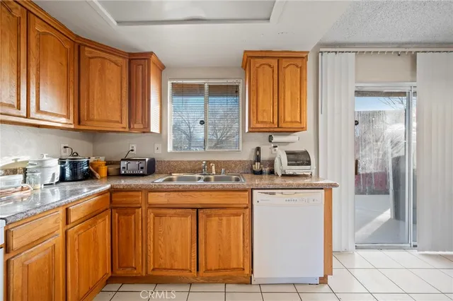 $370,000 | 15842 Greenrock Avenue, Lancaster, CA 93535