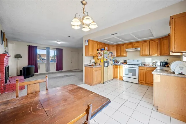 $370,000 | 15842 Greenrock Avenue, Lancaster, CA 93535