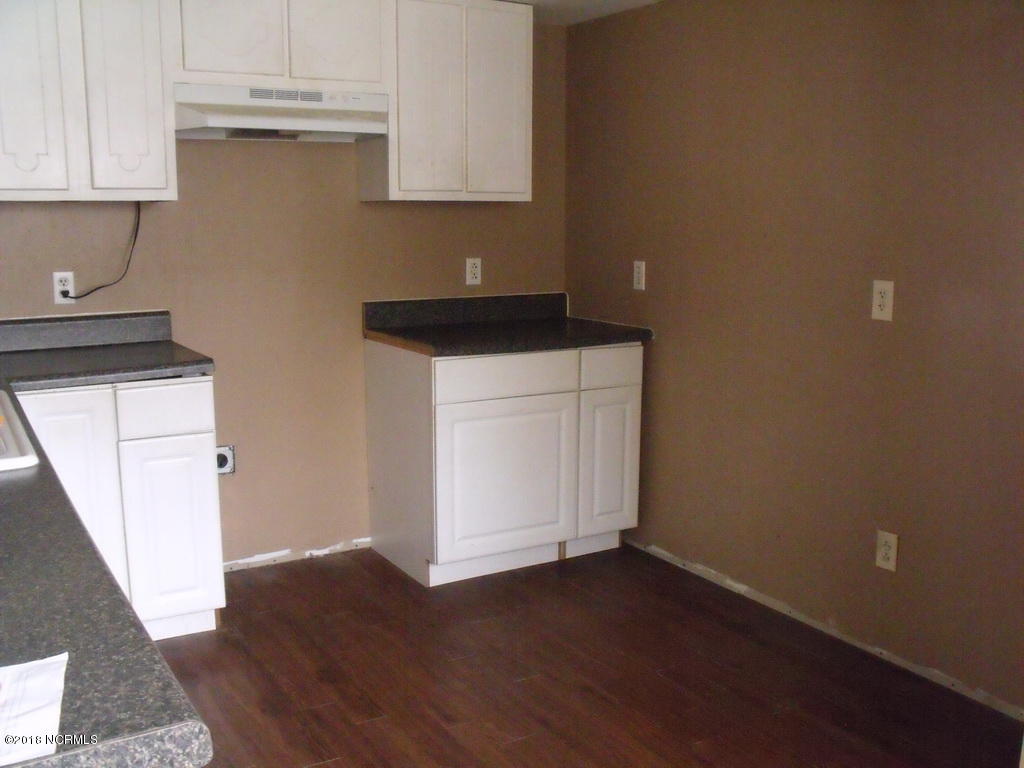 5909 Holdens Cross Road Wilson, NC 27893 - Photo 10 of 12 63 KITCHEN