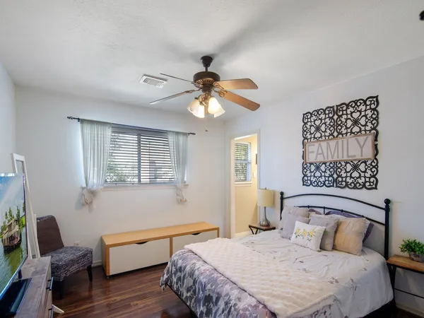 $4,800 | 25 Cokeberry Street, The Woodlands, TX 77380