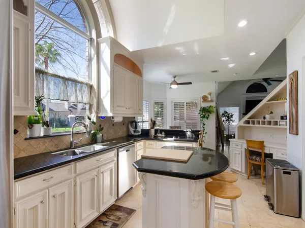 $4,800 | 25 Cokeberry Street, The Woodlands, TX 77380