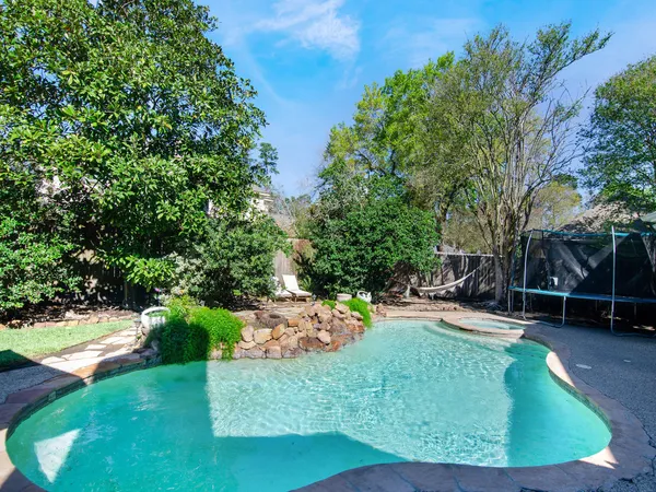 $4,800 | 25 Cokeberry Street, The Woodlands, TX 77380