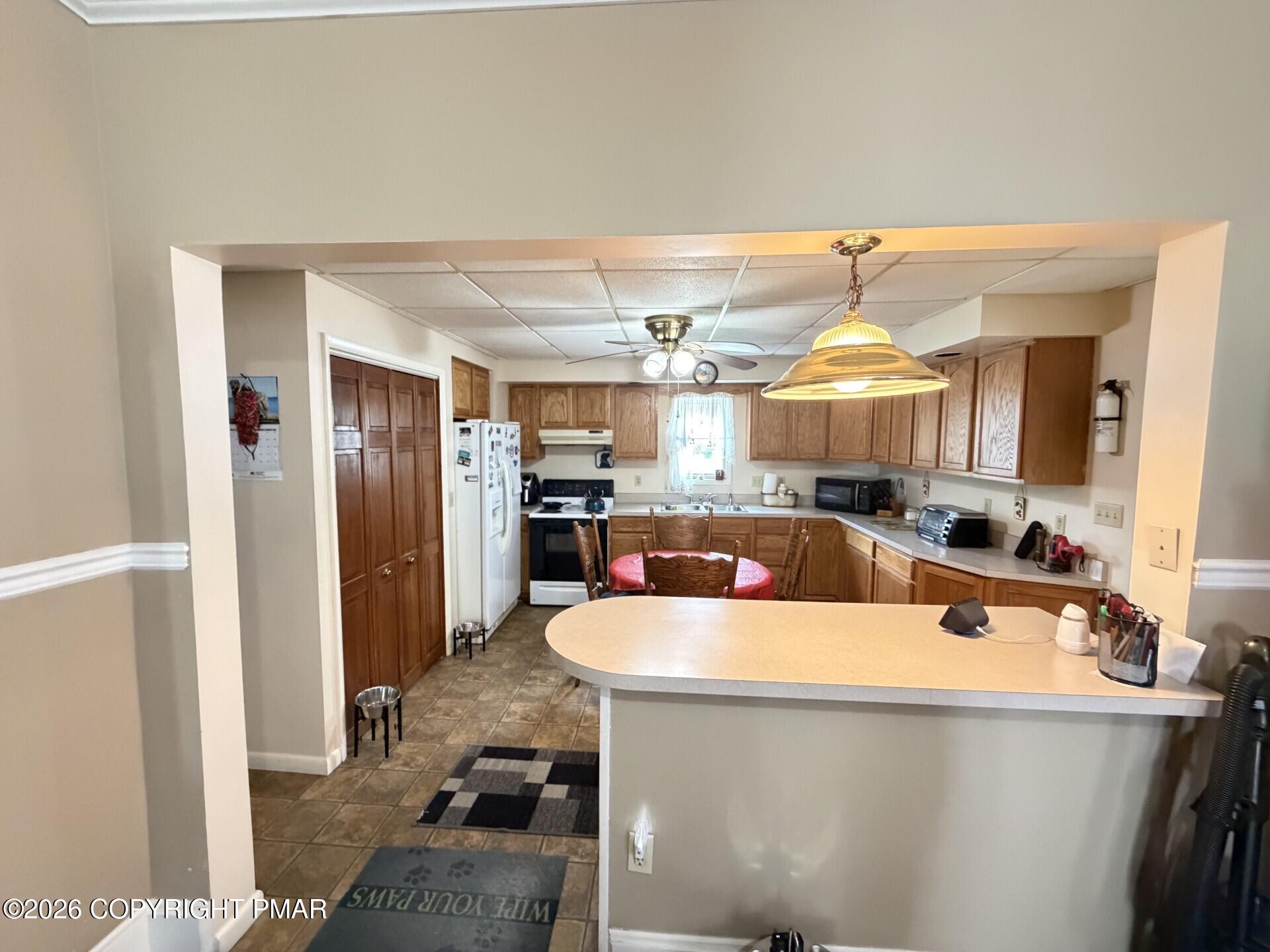 129 East Ridge Street Coaldale, PA 18218 - Photo 12 of 35 kitchen3