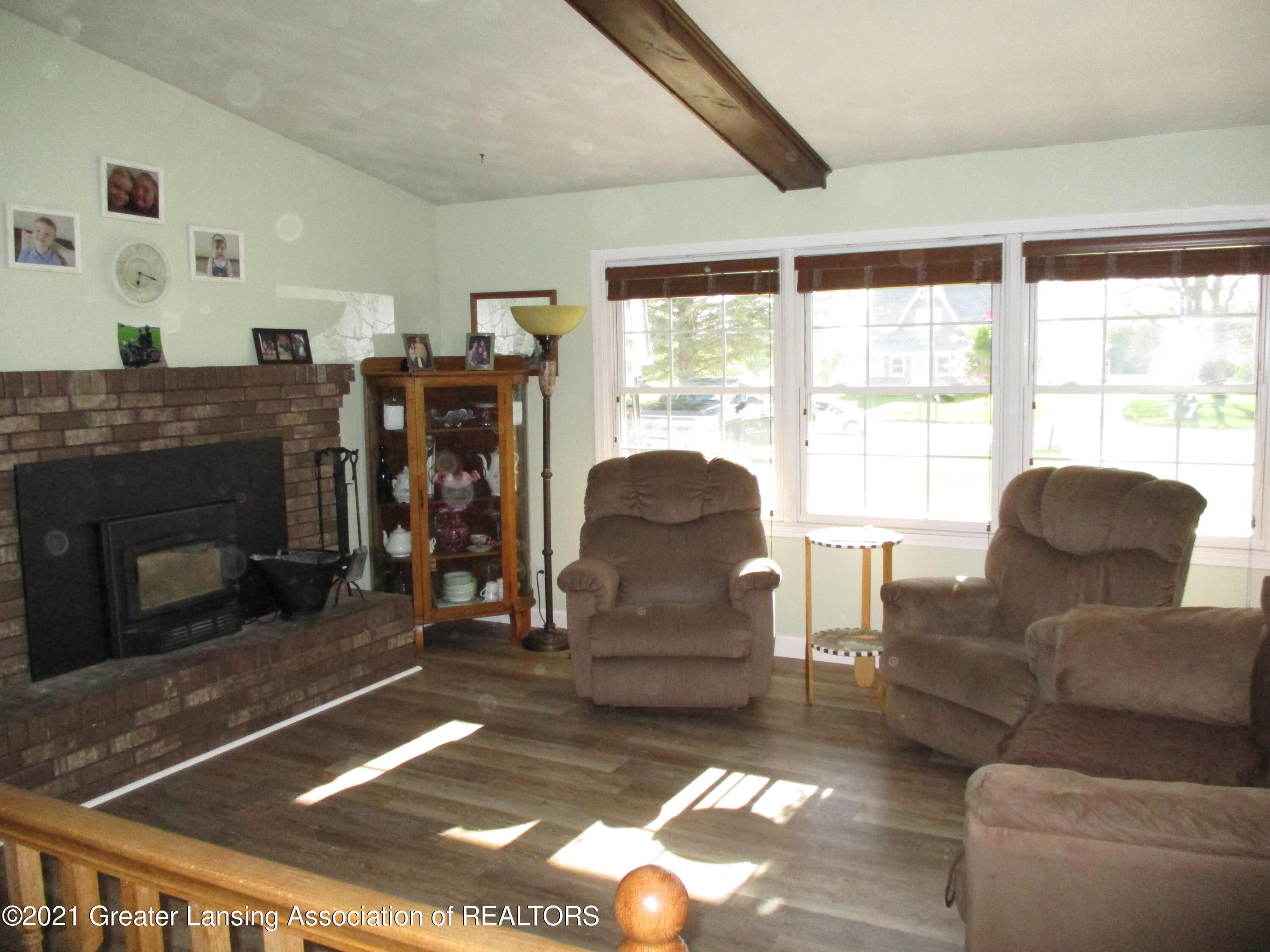 2289 South Cochran Road Charlotte, MI 48813 - Photo 6 of 27 IMG_0565
