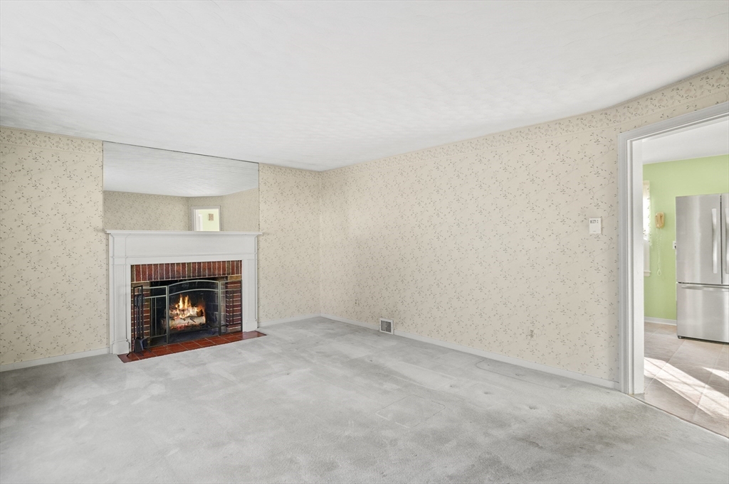 5 Spring Circle Shrewsbury, MA 01545 - Photo 5 of 26 Gallery Image 5