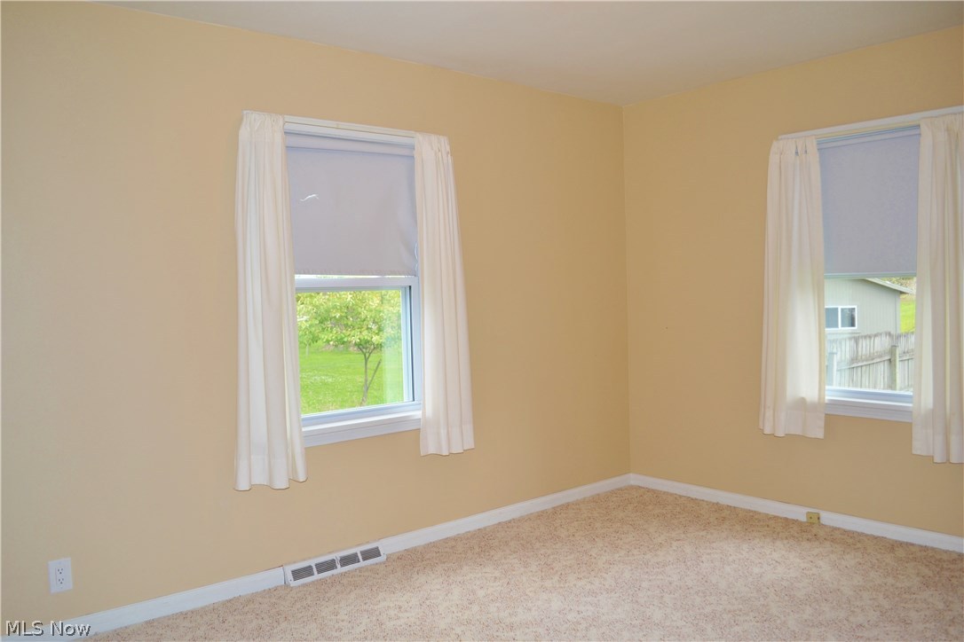 5158 Bridgewater Road Cleveland, OH 44124 - Photo 6 of 13 Gallery Image 6