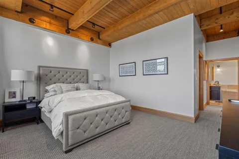 $1,220,000 | 541 East Erie Street, Unit 302, Milwaukee, WI 53202
