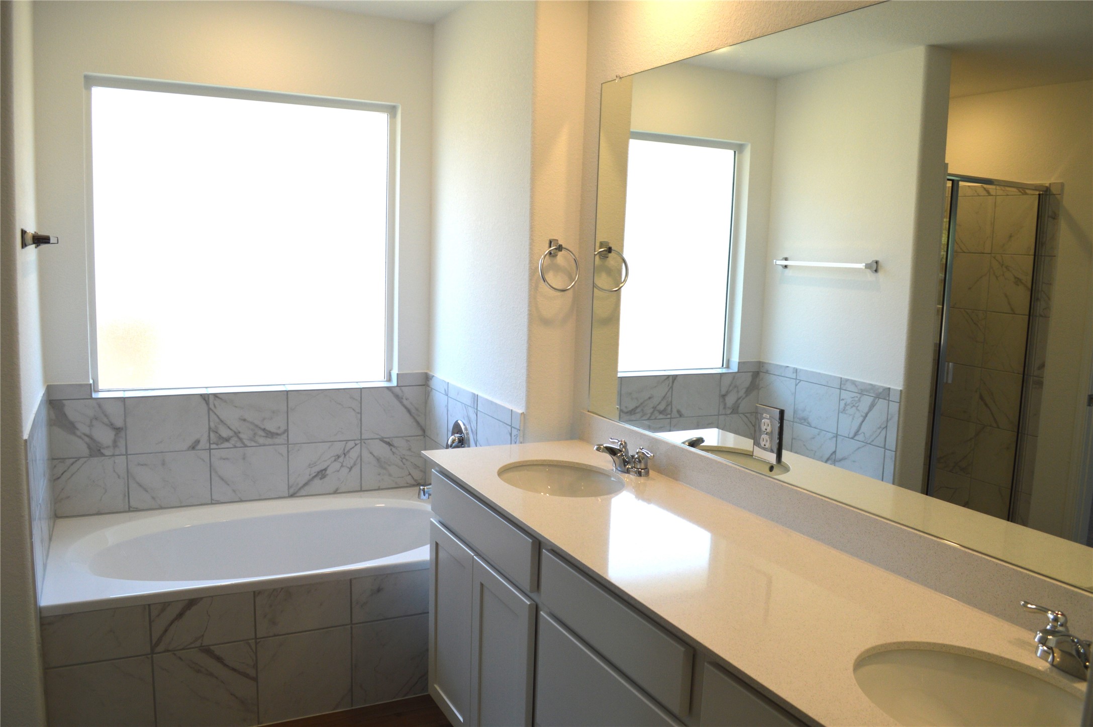 1524 Marley Kyle, TX 78640 - Photo 10 of 22 Specious master bathroom