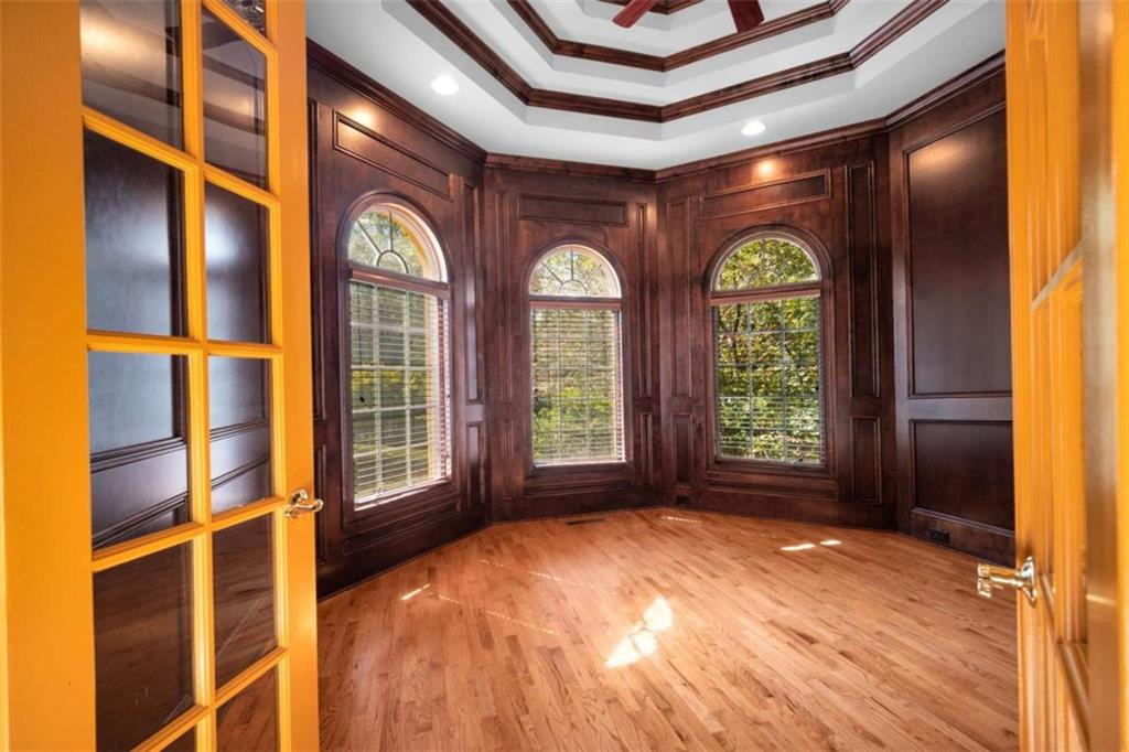 1670 Riverside Road Roswell, GA 30076 - Photo 15 of 88