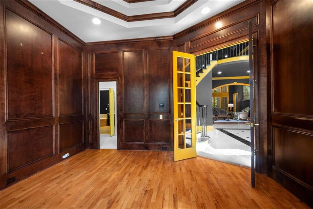 1670 Riverside Road Roswell, GA 30076 - Photo 16 of 88