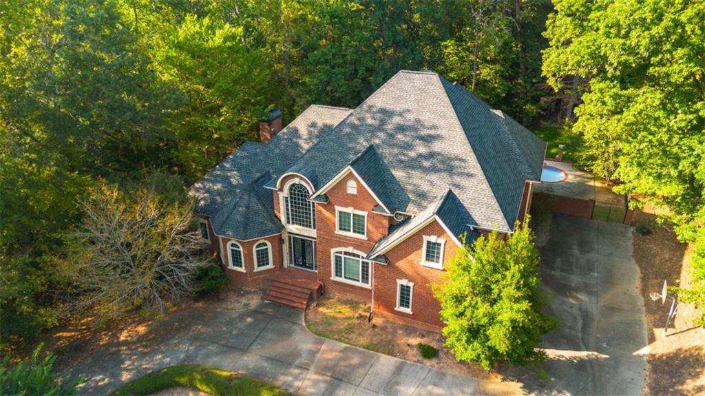 1670 Riverside Road Roswell, GA 30076 - Photo 2 of 88