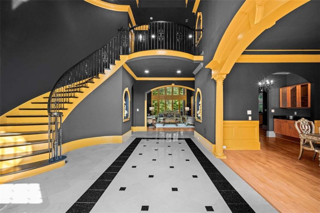 1670 Riverside Road Roswell, GA 30076 - Photo 7 of 88