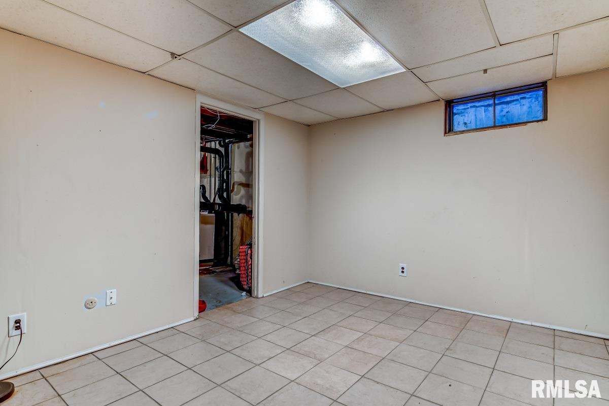 2905 East Griffiths Avenue Springfield, IL 62702 - Photo 19 of 22