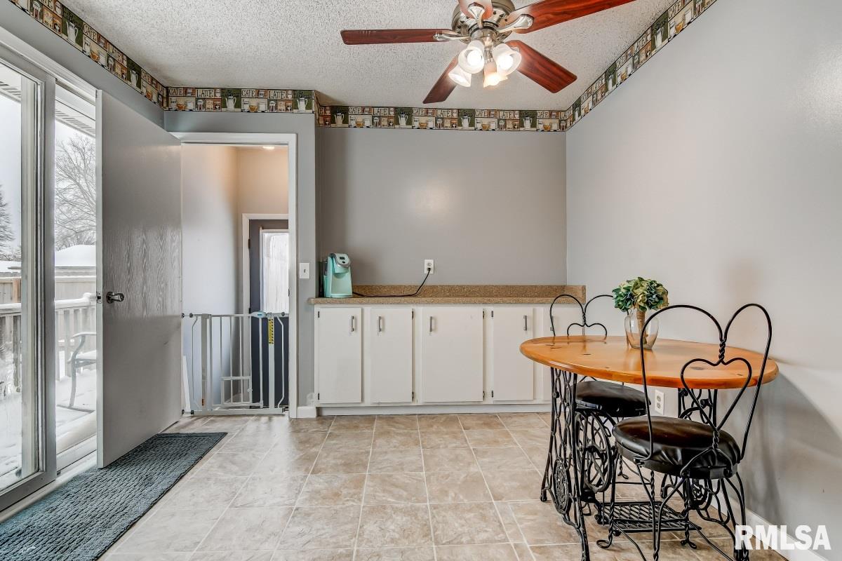 2905 East Griffiths Avenue Springfield, IL 62702 - Photo 9 of 22