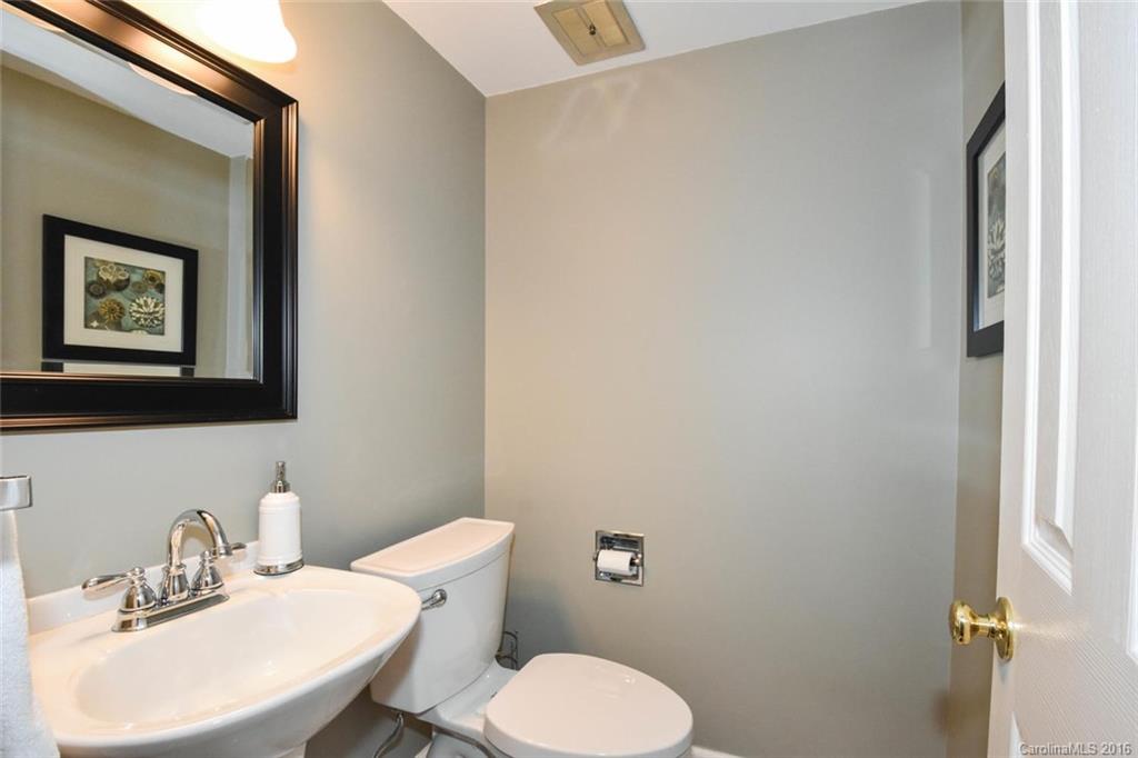 5720 Sharon Road Charlotte, NC 28210 - Photo 6 of 24 Gallery Image 6