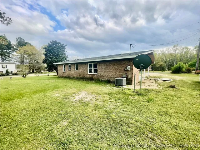 $1,400 | 1374 McLean Chapel Church Road, Bunnlevel, NC 28323