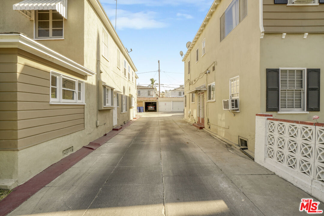 116 South Kings Road Los Angeles, CA 90048 - Photo 12 of 12 a view of a pathway along with building