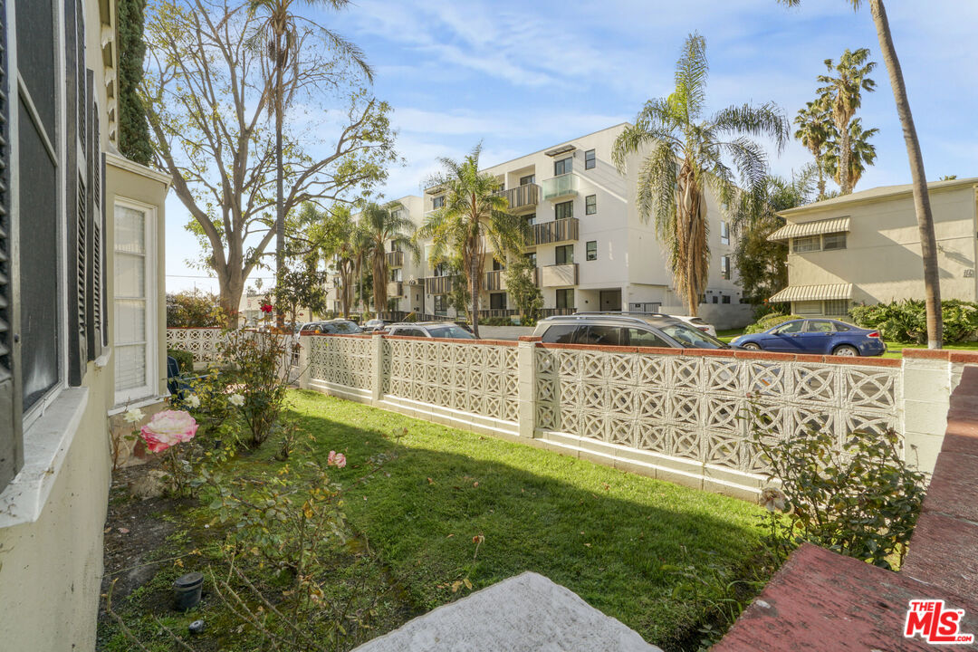 116 South Kings Road Los Angeles, CA 90048 - Photo 2 of 12 a view of a yard with plants