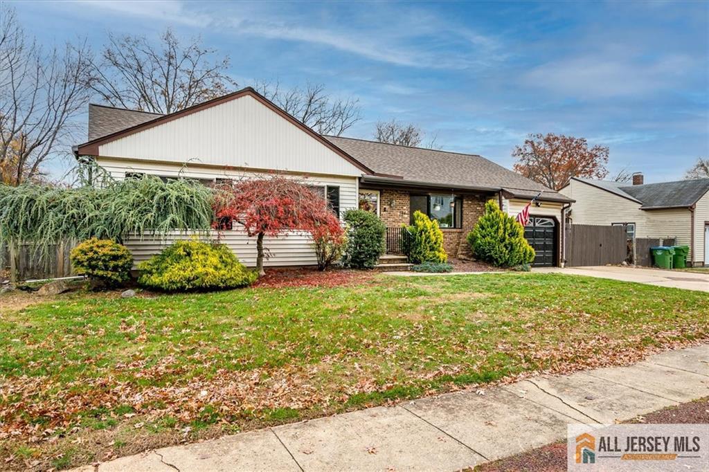 146 Howard Avenue Edison, NJ 08837 - Photo 3 of 36