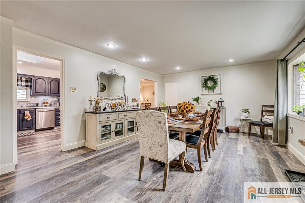 146 Howard Avenue Edison, NJ 08837 - Photo 5 of 36