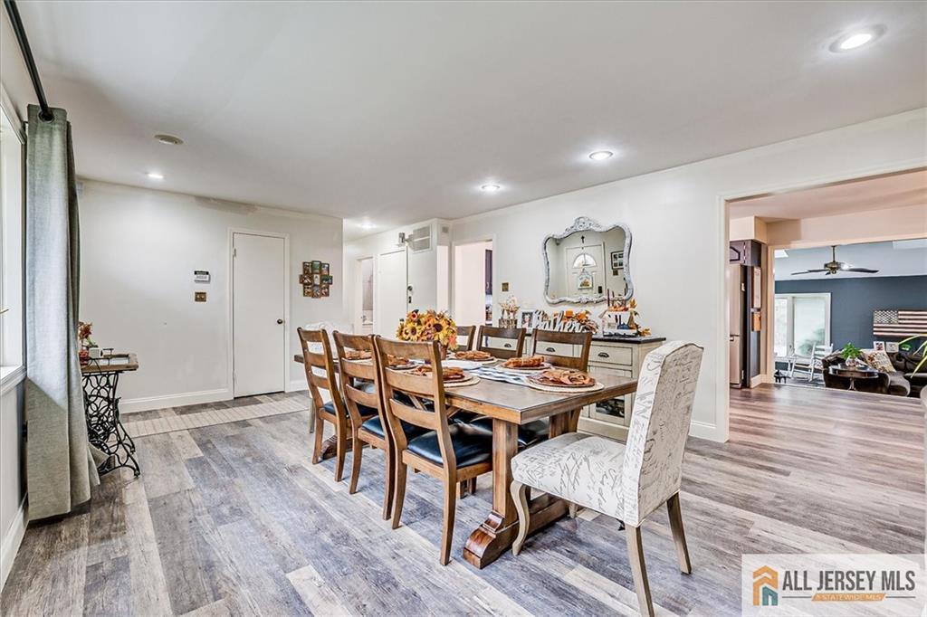 146 Howard Avenue Edison, NJ 08837 - Photo 8 of 36