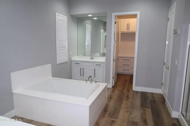 $969,990 | 2852 East Robin Lane, Phoenix, AZ 85050