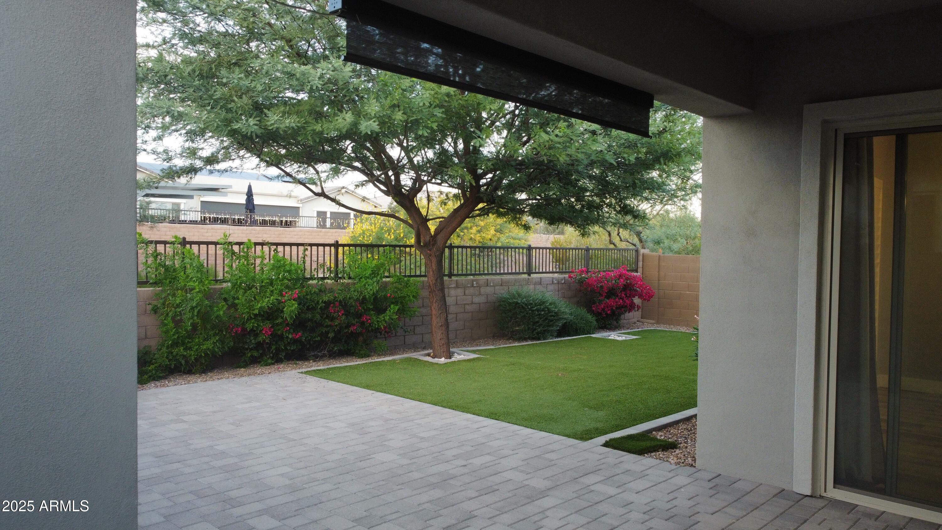 2852 East Robin Lane Phoenix, AZ 85050 - Photo 31 of 58 a view of backyard with green space