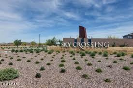 2852 East Robin Lane Phoenix, AZ 85050 - Photo 45 of 58 a front view of a house with a yard