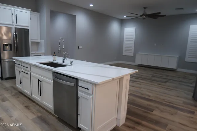 $969,990 | 2852 East Robin Lane, Phoenix, AZ 85050