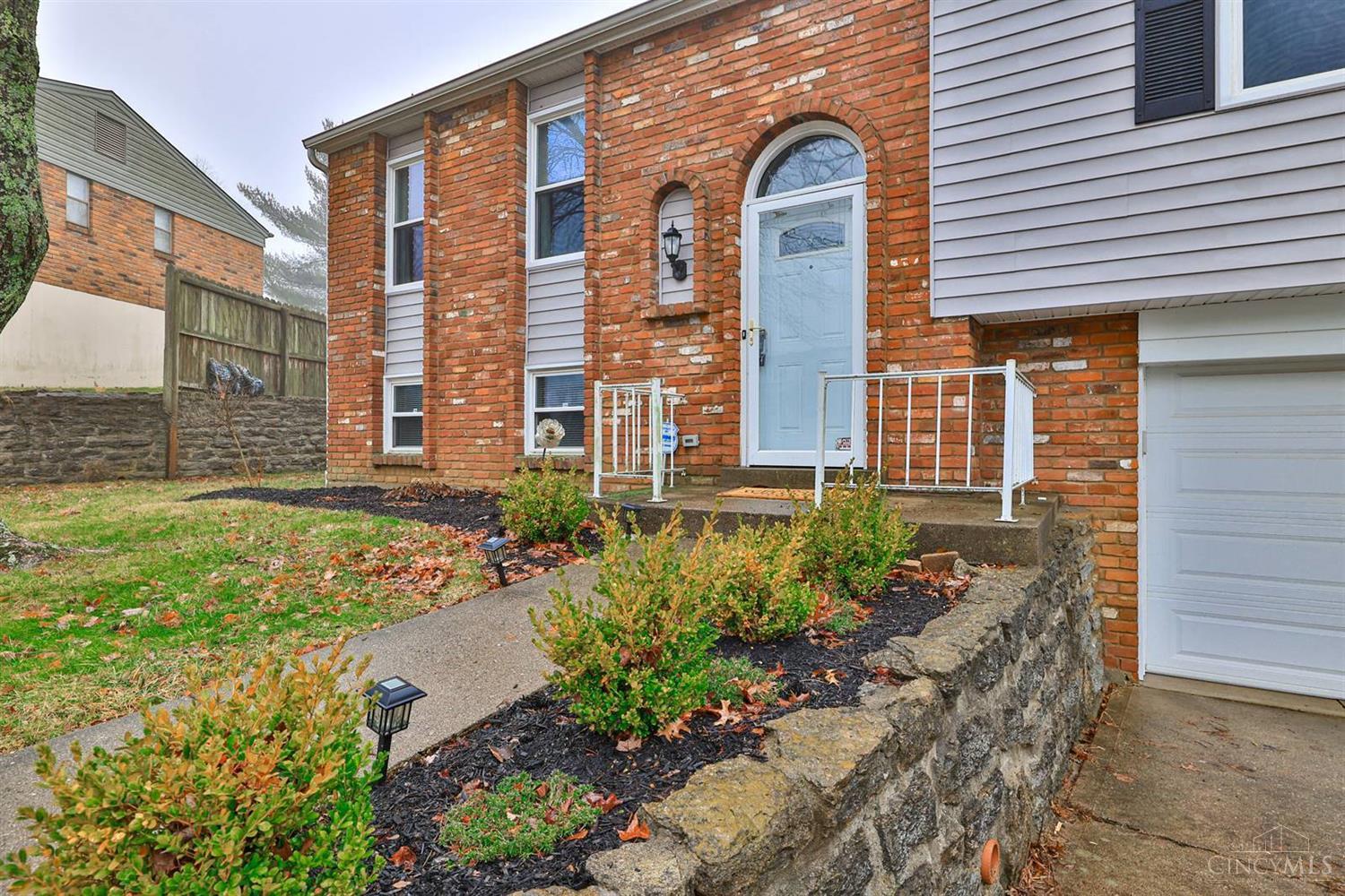 1541 Oldbridge Road Cincinnati, OH 45230 - Photo 3 of 39 Gallery Image 3
