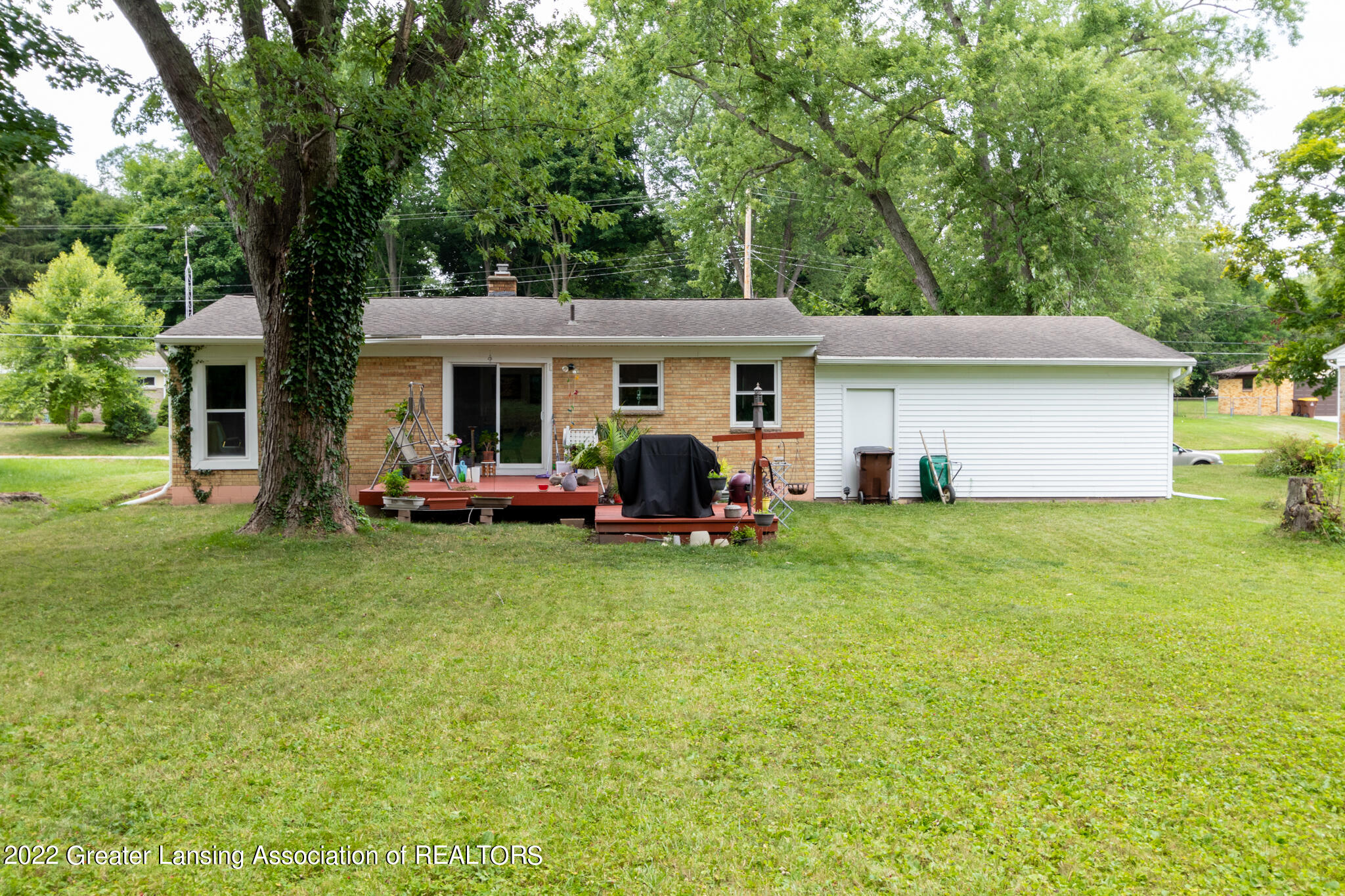 5594 Hallendale Road Haslett, MI 48840 - Photo 30 of 43 5594_Hallendale_BROCK-7