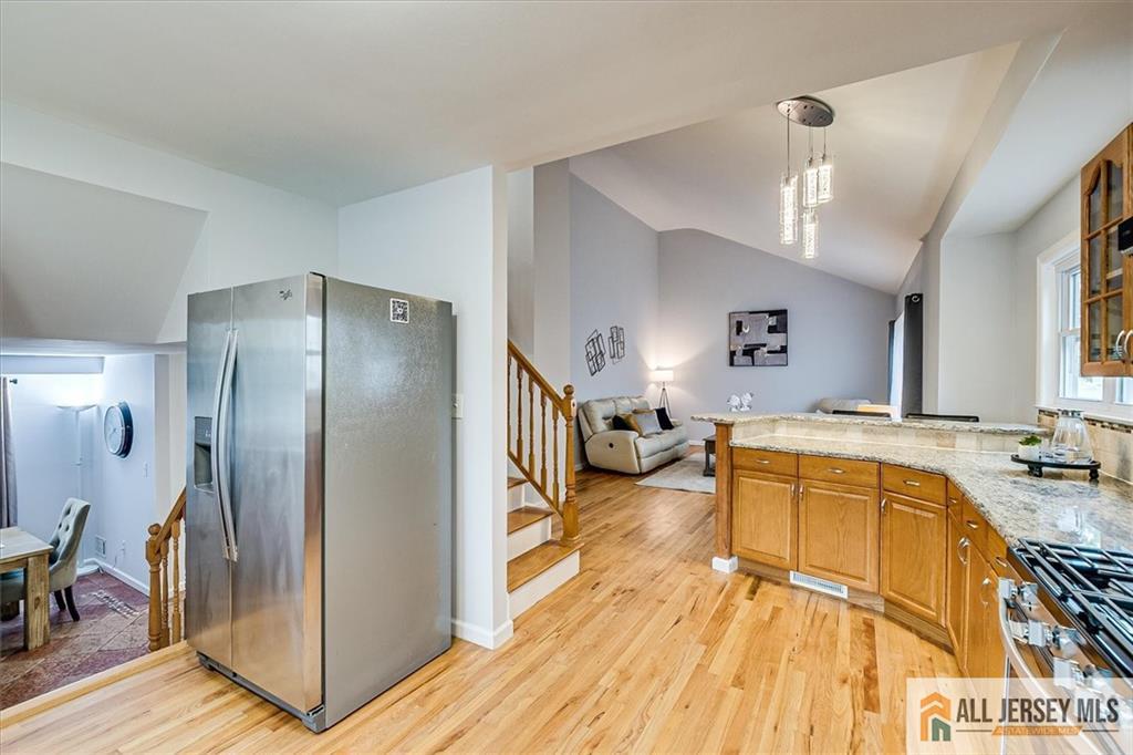 16 Barlow Road Edison, NJ 08817 - Photo 11 of 33