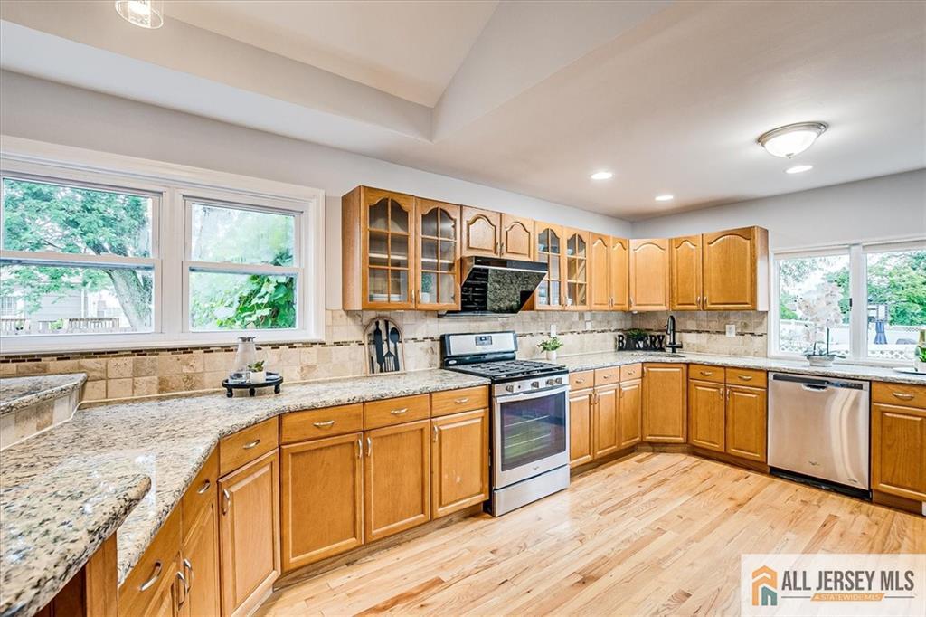 16 Barlow Road Edison, NJ 08817 - Photo 13 of 33