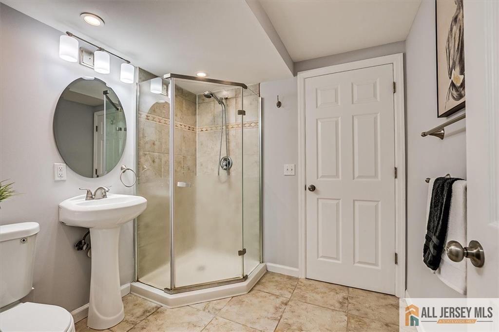 16 Barlow Road Edison, NJ 08817 - Photo 20 of 33