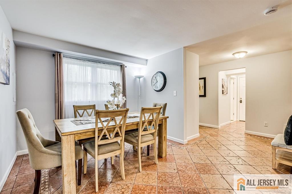 16 Barlow Road Edison, NJ 08817 - Photo 8 of 33