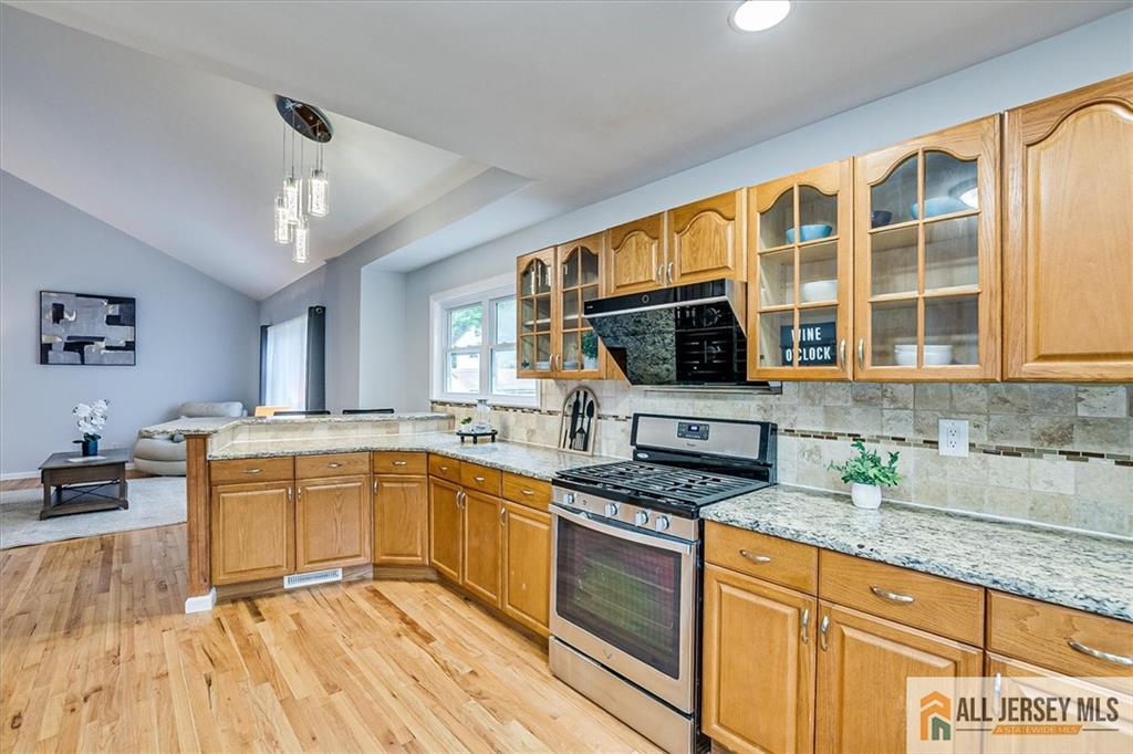 16 Barlow Road Edison, NJ 08817 - Photo 10 of 33