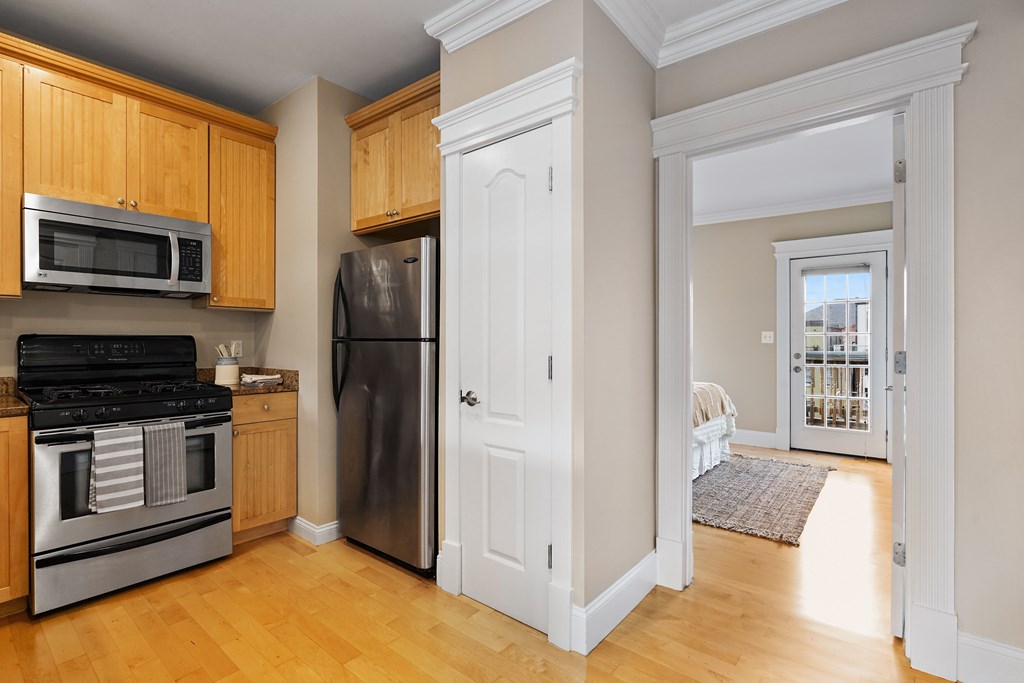 450 East 3rd Street, Unit 3 Boston, MA 02127 - Photo 9 of 15