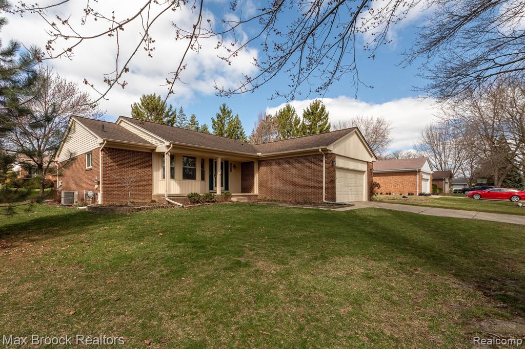 2232 Warrington Road Rochester Hills, MI 48307 - Photo 30 of 51