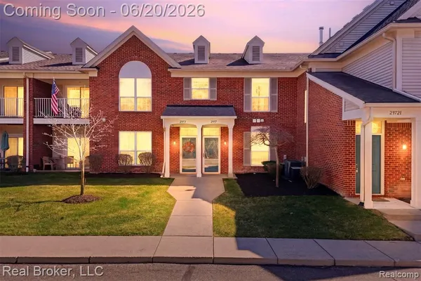 $245,000 | 29717 Nottingham Circle, Livonia, MI 48152