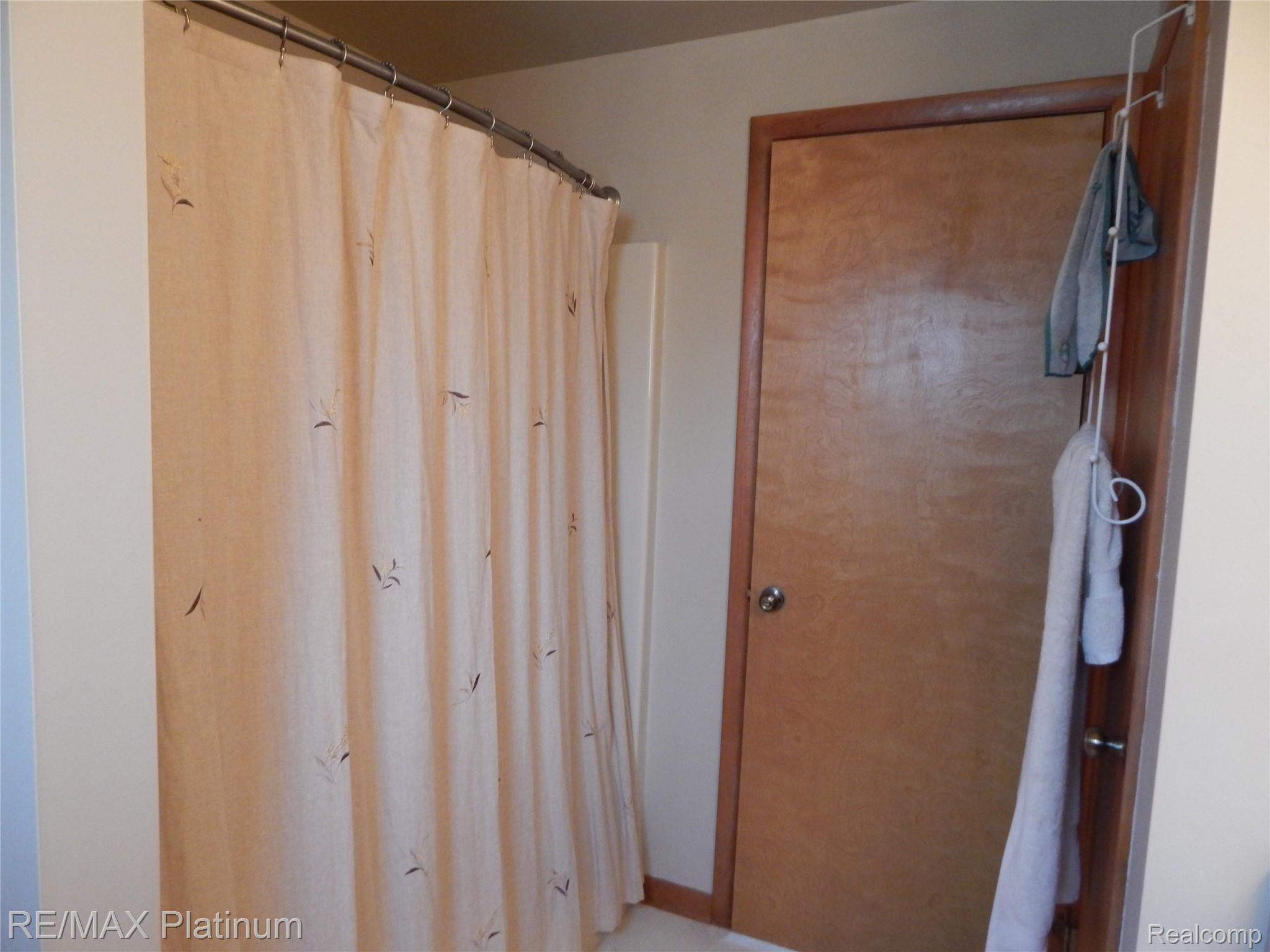 6301 Rivers Edge Drive Howell, MI 48855 - Photo 45 of 85 DSCN0692.JPG