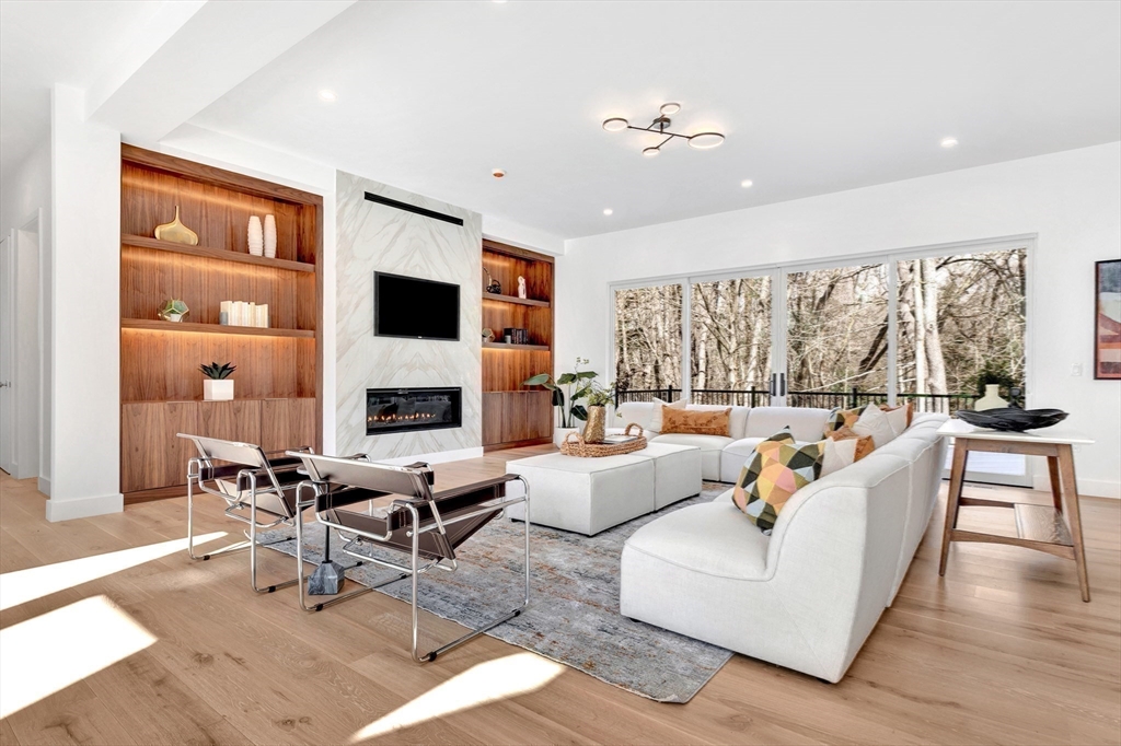 29 Barberry Road Lexington, MA 02421 - Photo 3 of 23